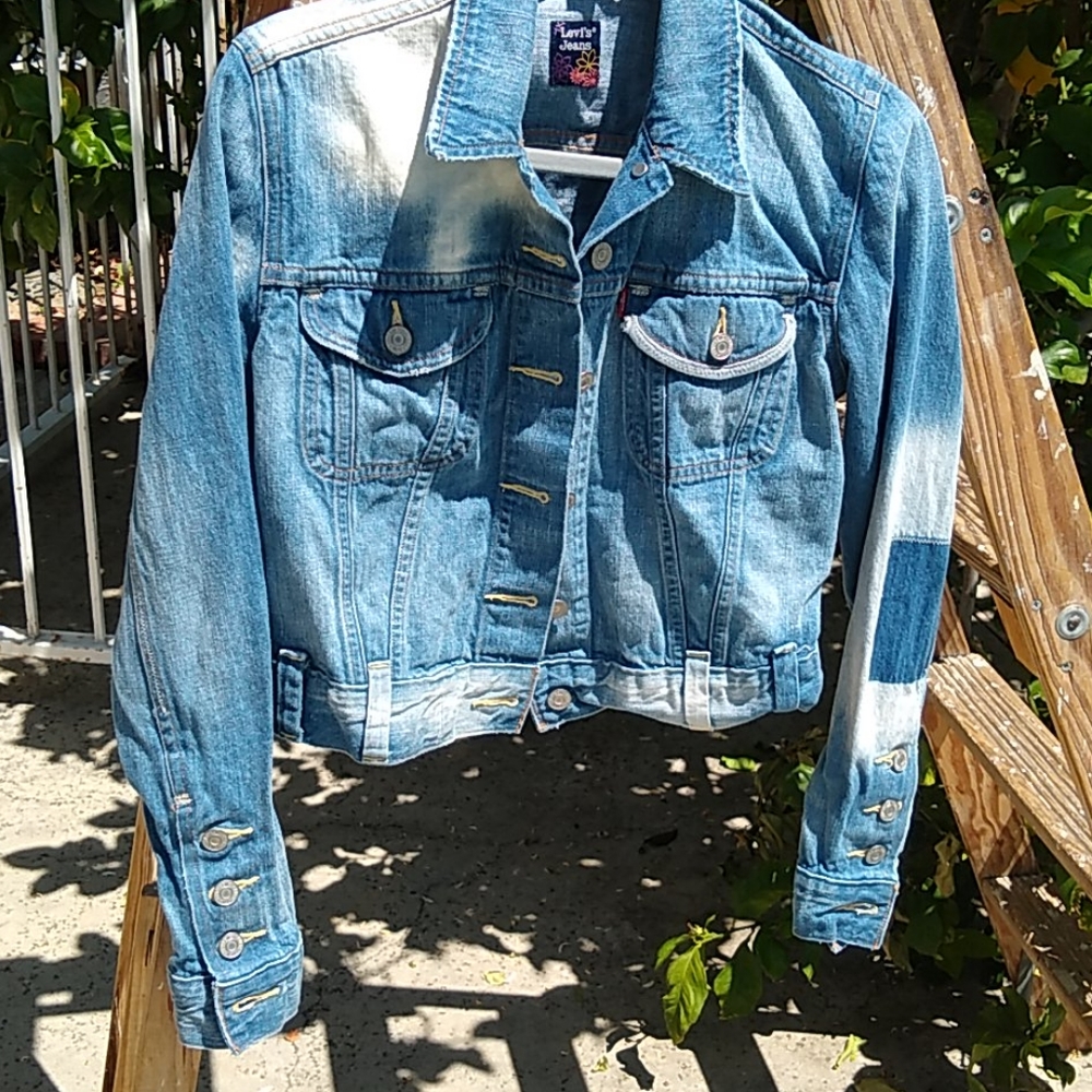 Levis Distressed Bleached Jean Jacket Size Small